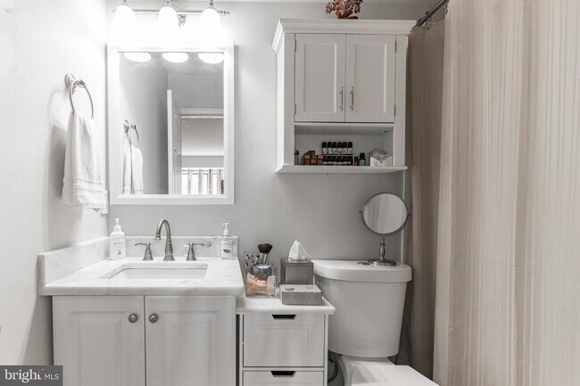 Building Photo - Move-In Ready 3 bed and 2 Bath Rental