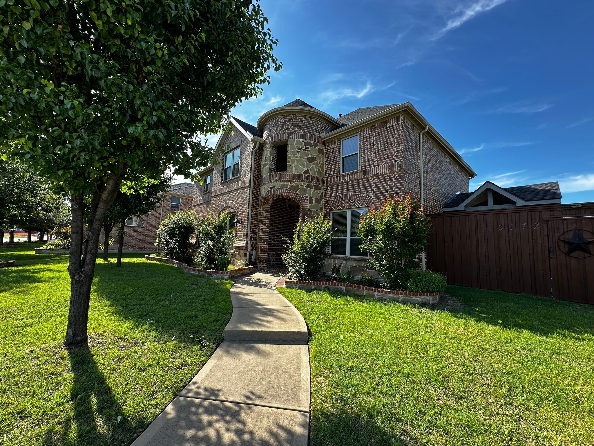 Building Photo - 13172 Deep River Dr