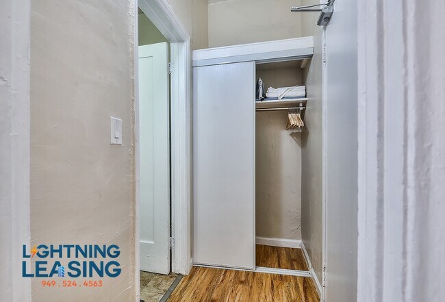 Building Photo - 723 S Alvarado St