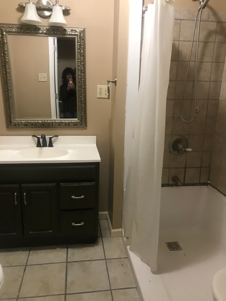 Building Photo - 3468 SE Crestwater Dr