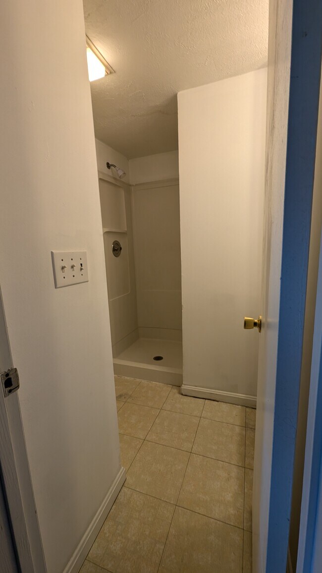 Building Photo - 12618 Pinecrest Rd