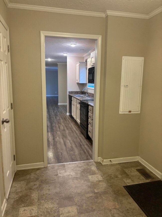 Building Photo - 205 Joy Rd