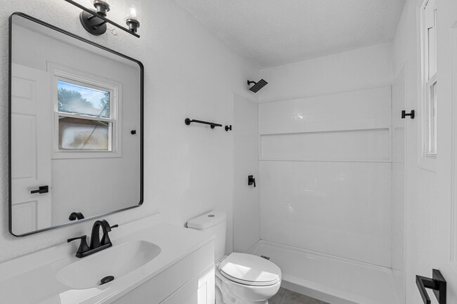 Building Photo - 72 Madera Dr