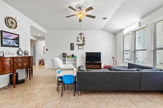 Building Photo - 8101 Pescara Cove
