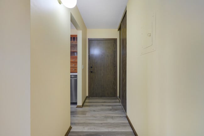 Building Photo - 950 Westbrooke Way