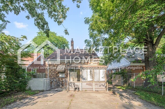 Building Photo - 15071 Cruse St