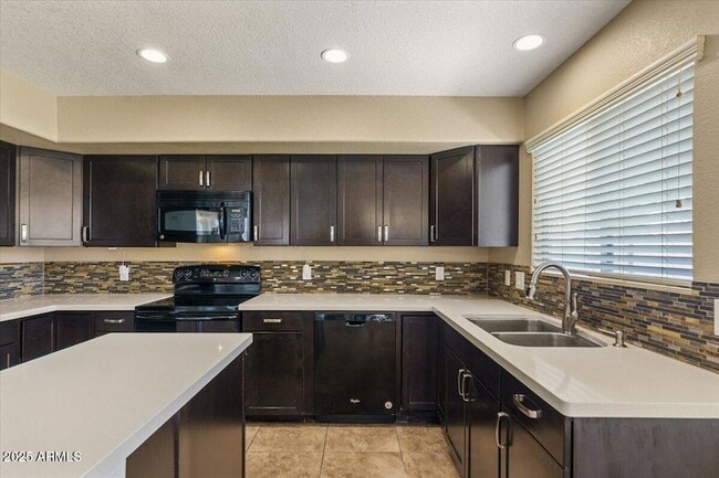 Building Photo - 5709 E Gelding Dr