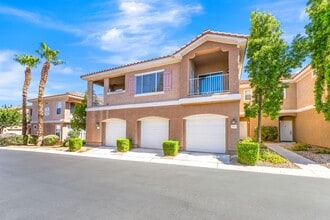 Building Photo - Resort-Style Condo Living in the Heart of Green Valley!