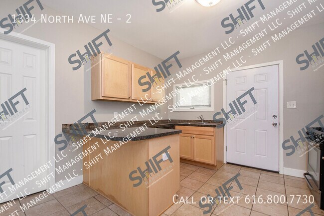 Building Photo - 1334 North Ave NE