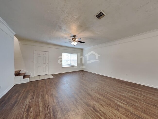 Building Photo - 9116 Dolphin Cir