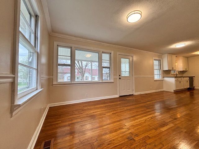 Building Photo - 303 Willow St