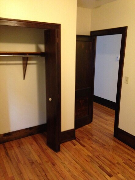 Building Photo - 1745 W 31st Pl