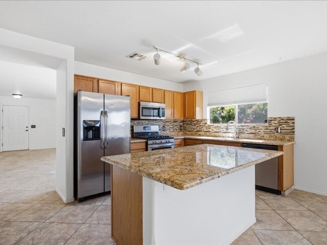 Building Photo - 9909 E Rocky Wash Dr