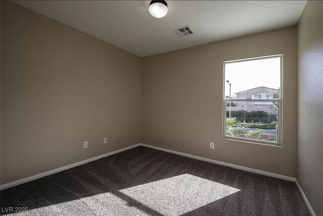 Building Photo - 581 Caribbean Palm Dr