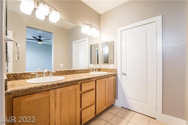 Building Photo - 9050 W Tropicana Ave