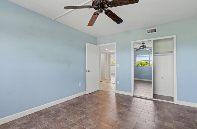 Building Photo - 701 NW 19th St