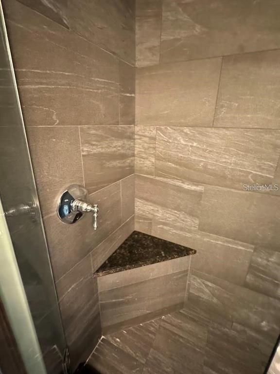 Building Photo - 5033 Vivienda Way