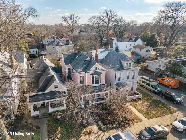 Building Photo - 1704 Rosewood Ave