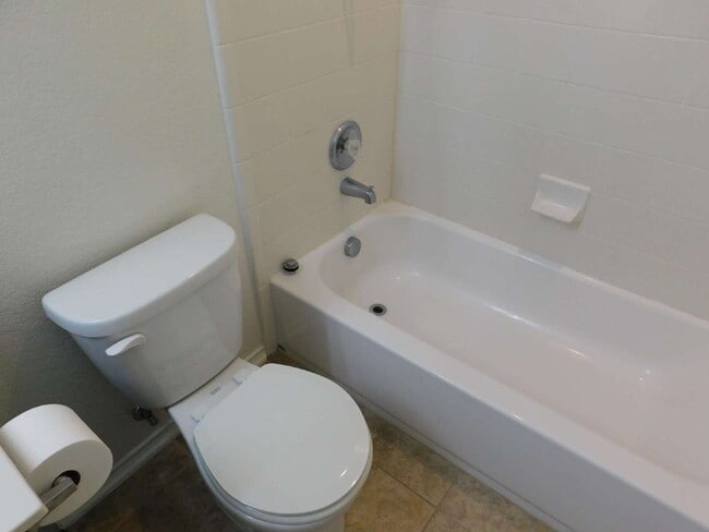 Building Photo - 3 Bed/ 3 Bath Stunner Located at Evans & TPC Parkway
