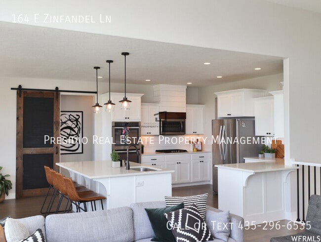 Building Photo - 164 E Zinfandel Ln