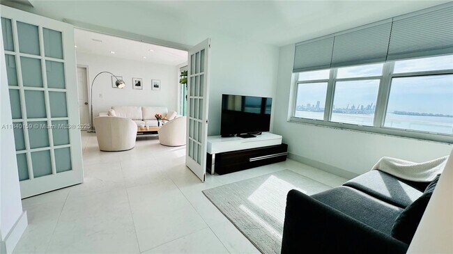 Building Photo - 800 Claughton Island Dr