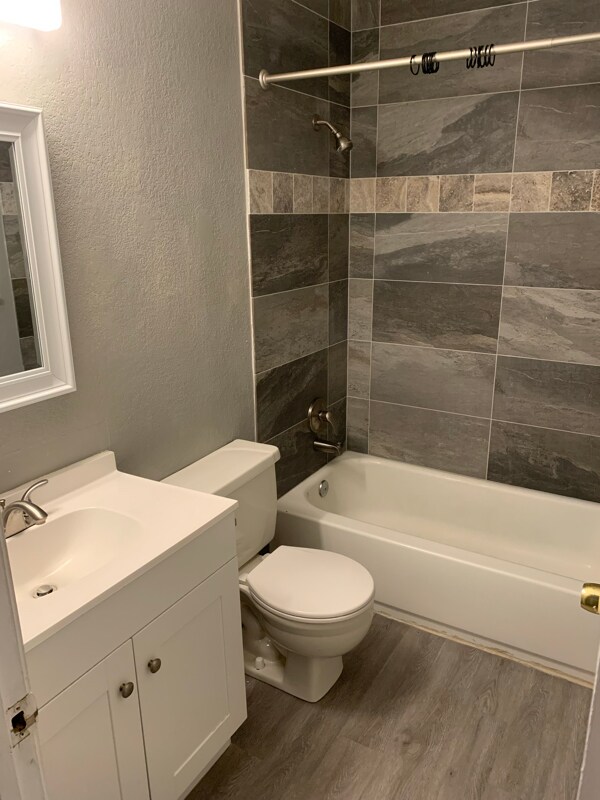 Building Photo - 7943 York St