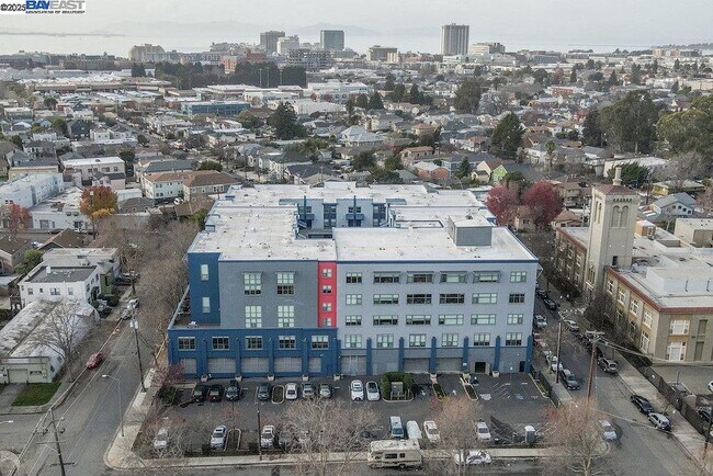 Building Photo - 1001 46th St