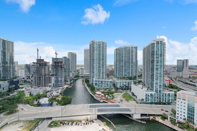 Building Photo - 31 SE 5th St