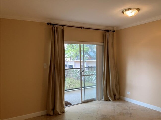 Building Photo - 2929 Buffalo Speedway