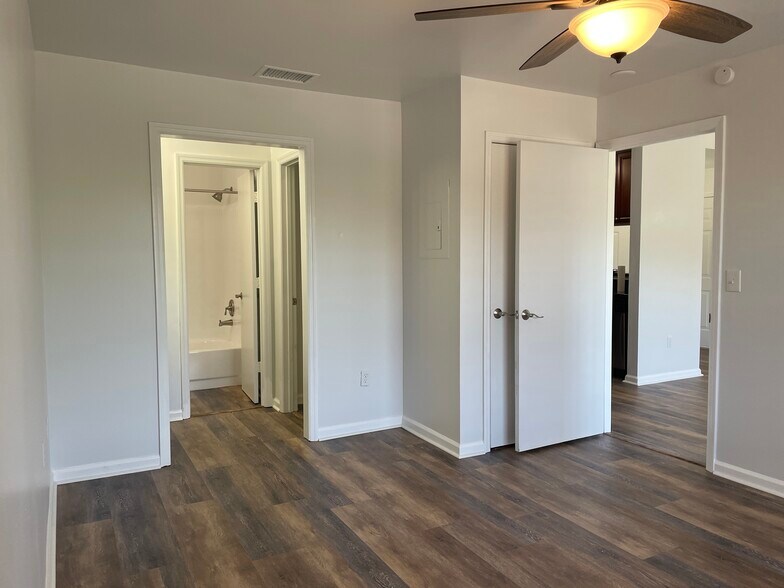 Building Photo - 11901 4th St N