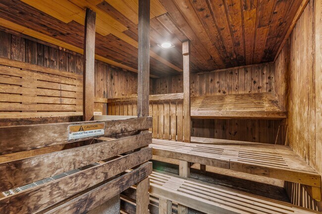 Building Photo - 1235 S Maple Rd