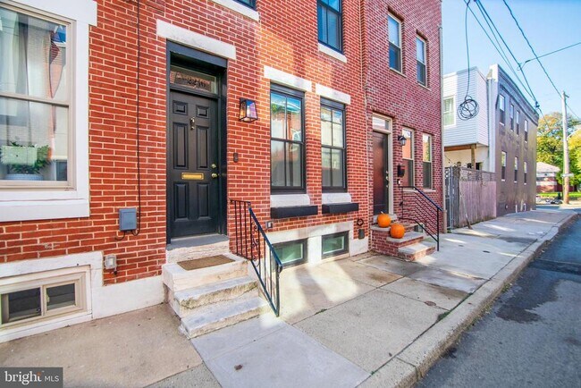 Building Photo - 2246 Sears St