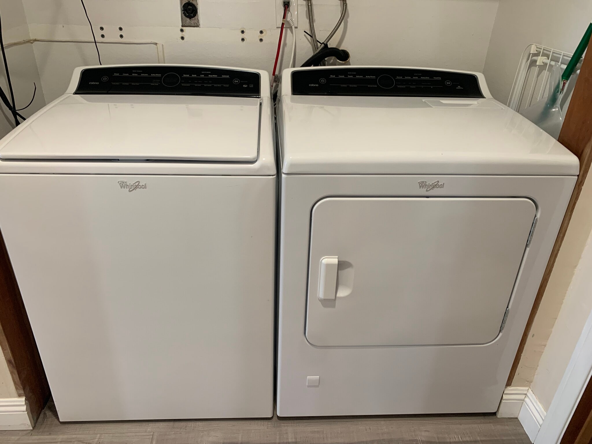 Building Photo - 2032 E Bermuda St