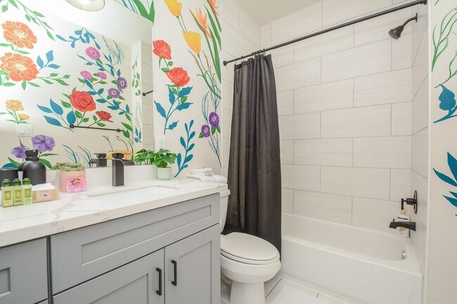 Building Photo - 1504 Evelyn St