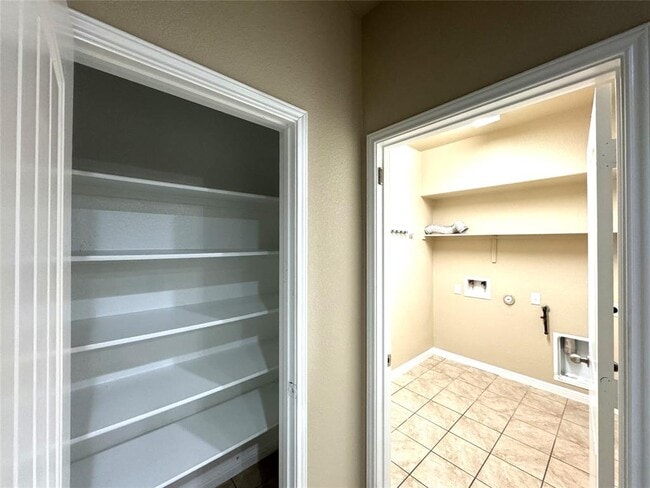 Building Photo - 1429 Maier Dr