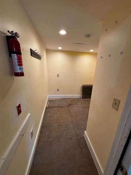Building Photo - 23 Ashuelot St