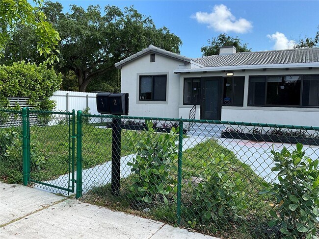 Building Photo - 418 NW 48th St