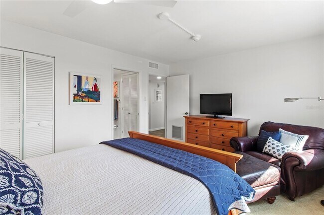 Building Photo - 829 Bayport Wy