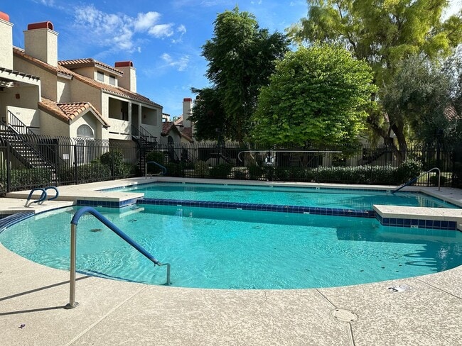 Building Photo - Excellent 1 bedroom w/ loft