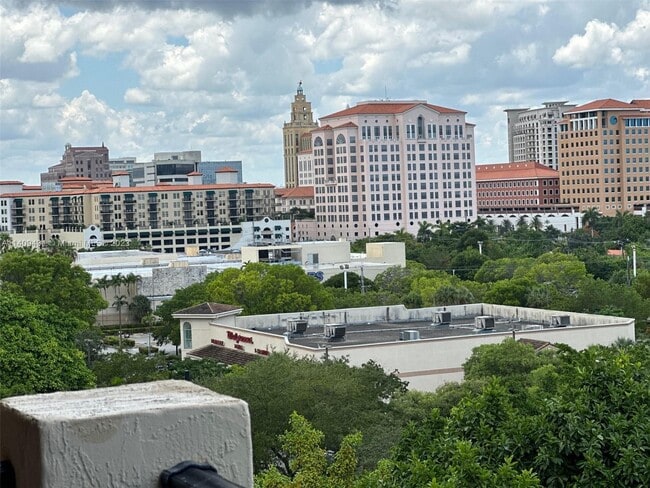 Building Photo - 3410 Coral Way