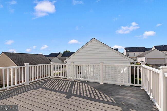 Building Photo - 2460 Five Fathom Cir