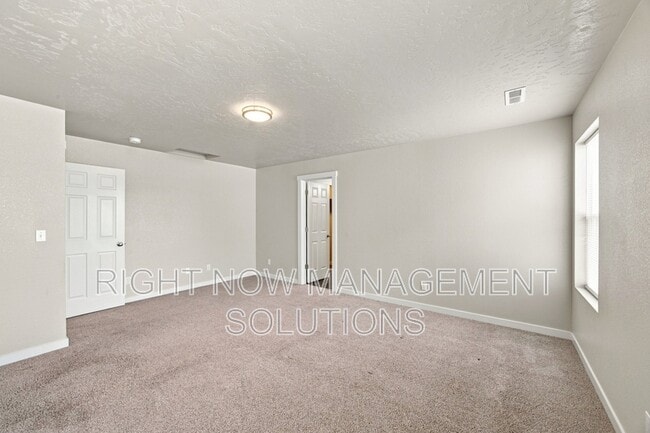 Building Photo - 10043 W Campville St