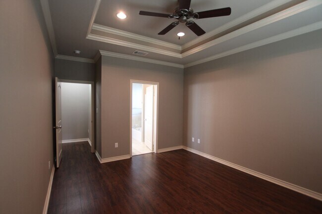 Building Photo - Beautiful 3 Bedroom 2 Bath Home in Guinn E...