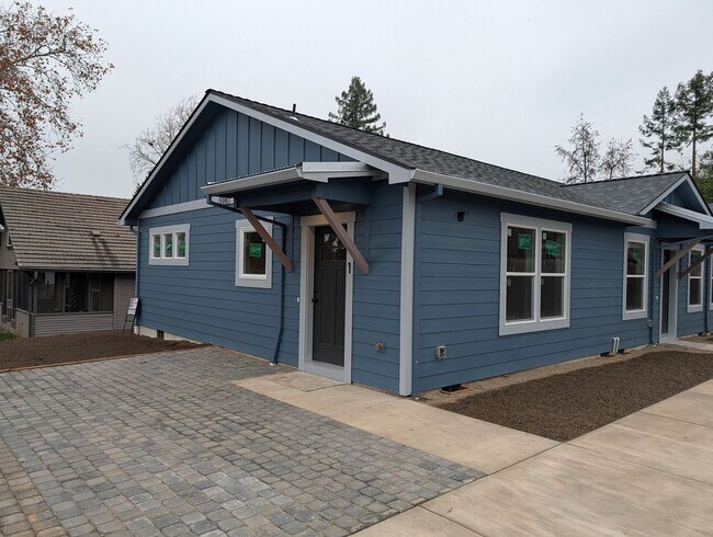 Building Photo - Brand New Single Level Home