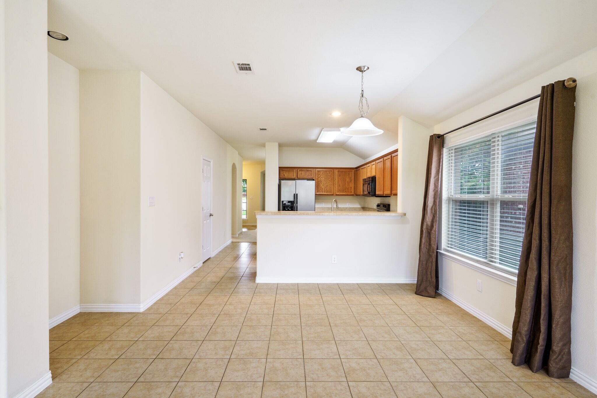 Building Photo - 227 Creekwood Dr
