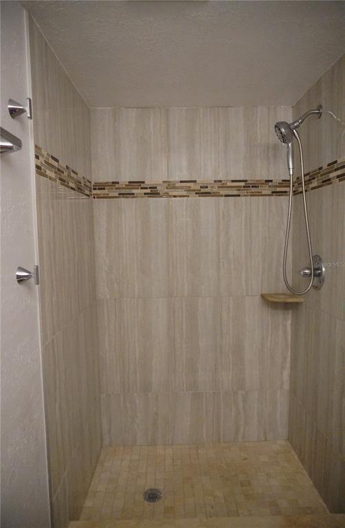 Building Photo - 2900 Cove Cay Dr