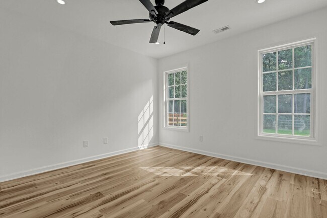 Building Photo - 244 Blue Creek Farms Drive