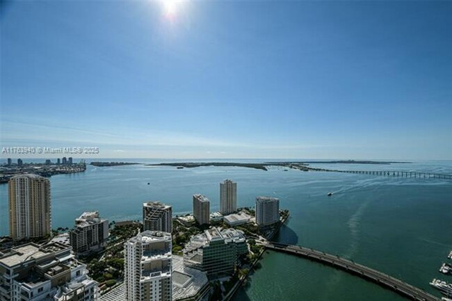 Building Photo - 495 Brickell Ave