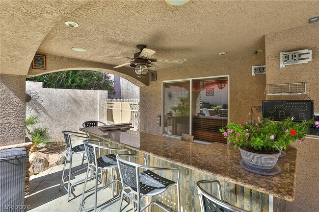 Building Photo - 595 Campus Oaks Ct