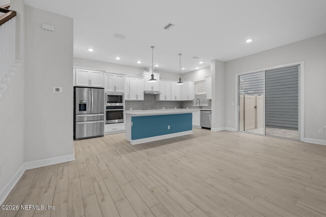 Building Photo - 7400 Beach Walk Pl